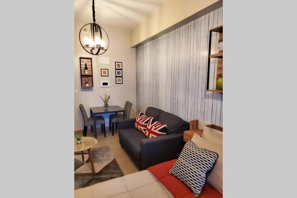 One Eastwood Avenue Tower 2 Apartment Manila Bagian luar foto